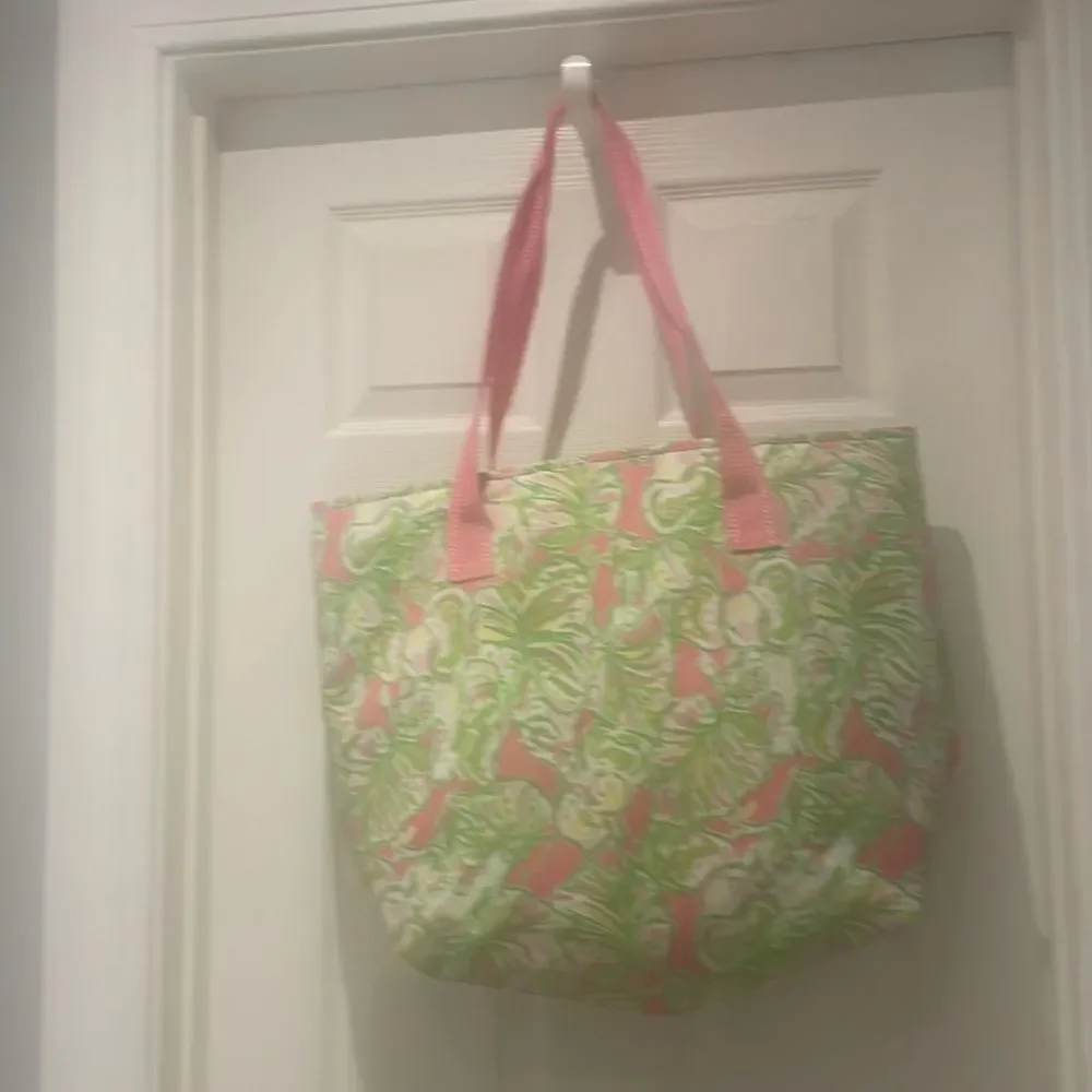 Lilly Pulitzer beach bag cooler with handles tropical print lime green and pink